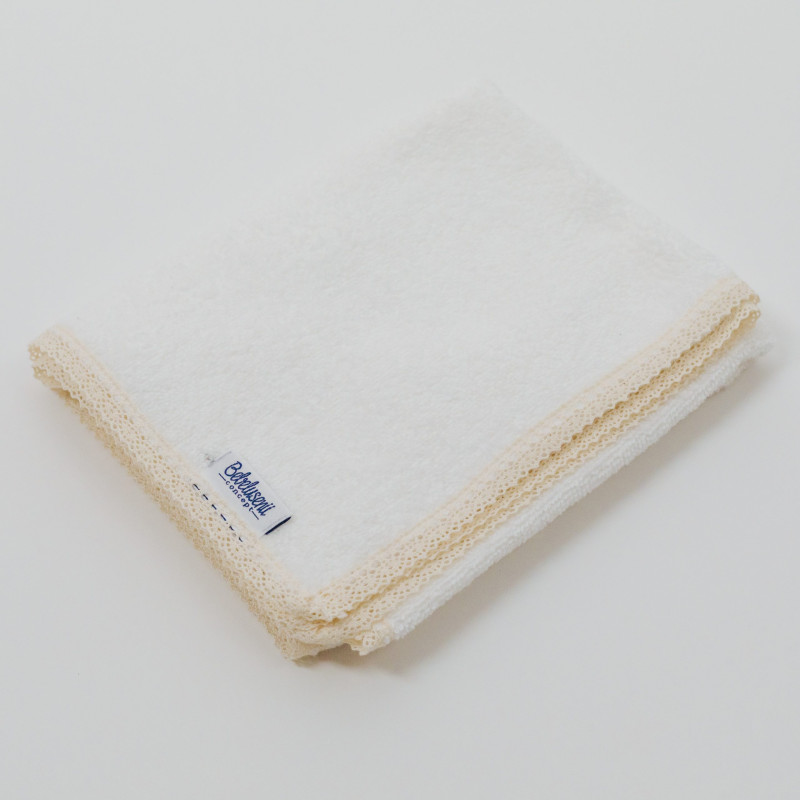 Trusou botez cu dantelă crem din bumbac